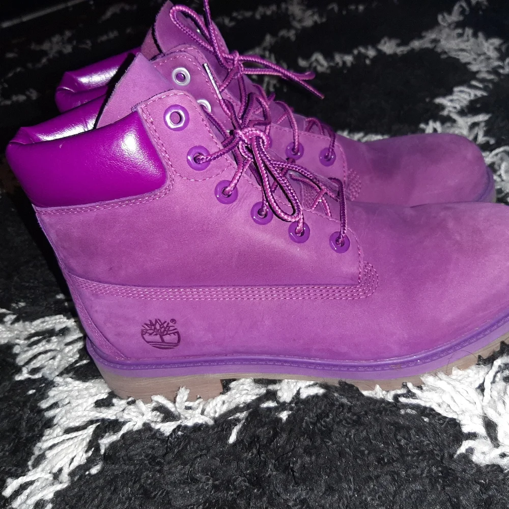 Purple timberlands - Picture 3 of 13